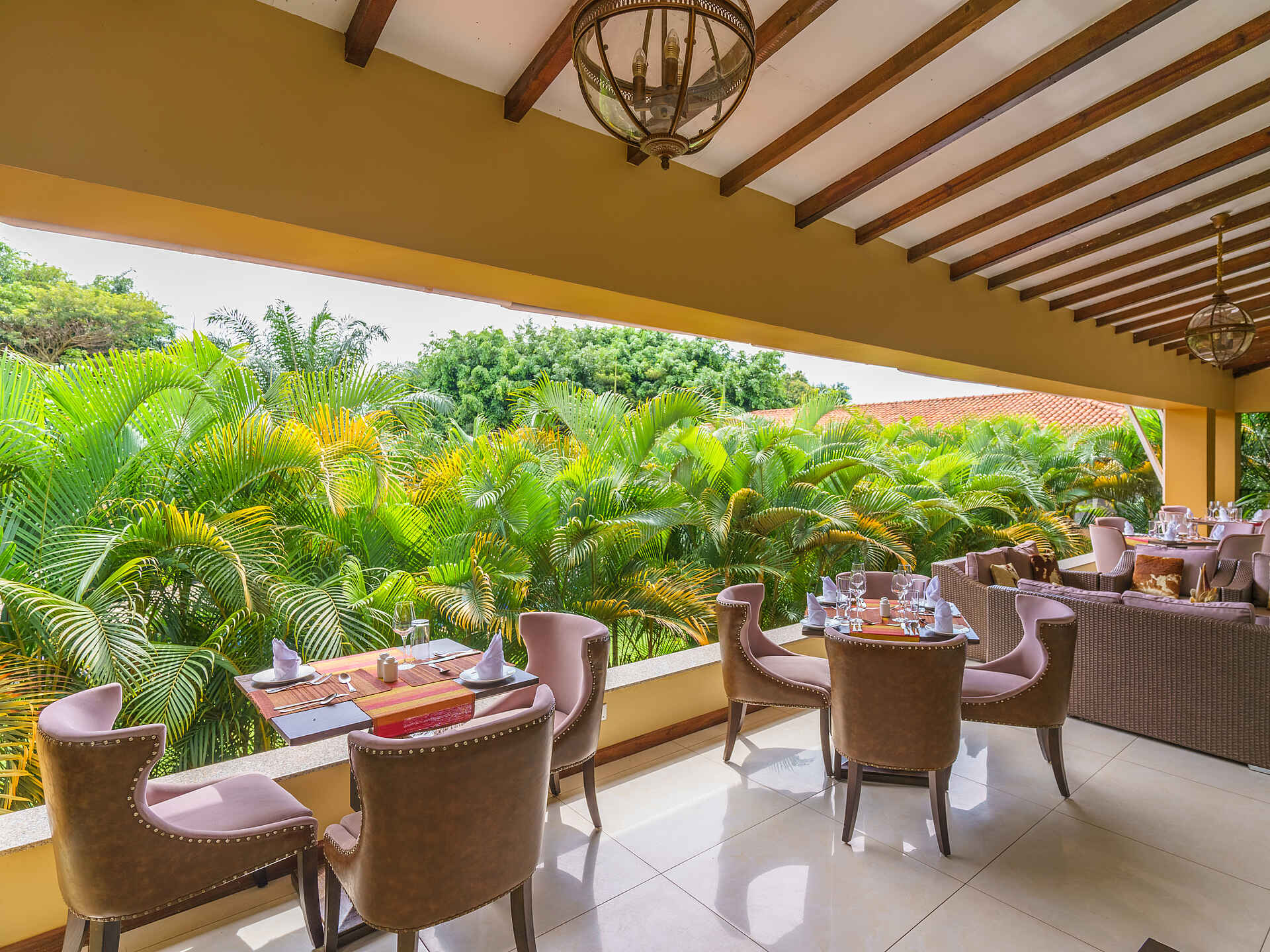 No. 5 Boutique Hotel: Terrasse