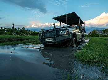 Khwai Expeditions Camp: Pirschfahrt Khwai Expeditions Camp: Pirschfahrt