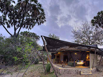 Roho ya Selous Camp: Blick in ein Gästezelt Roho ya Selous Camp: Blick in ein Gästezelt