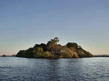 Victoria Falls River Lodge - Island Treehouse Suites: Blick auf die Insel Victoria Falls River Lodge - Island Treehouse Suites: Blick auf die Insel
