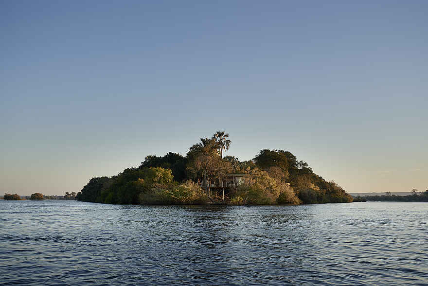 Victoria Falls River Lodge - Island Treehouse Suites: Blick auf die Insel Victoria Falls River Lodge - Island Treehouse Suites: Blick auf die Insel