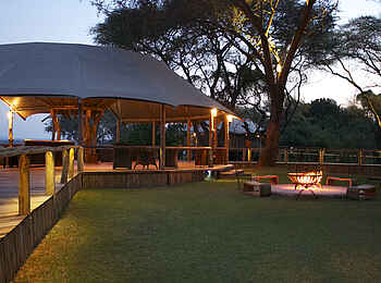 Anabezi Luxury Tented Camp: Das Camp in der Dämmerung