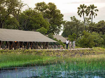 Gomoti Plains Camp: Lage am Fluss