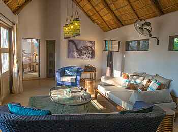 Kaingo Camp: First House Chalet Wohnbereich