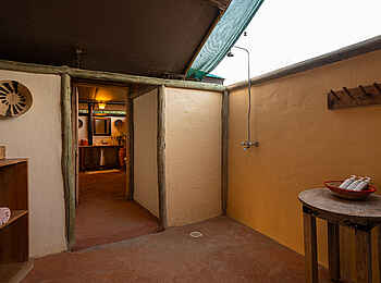 Laikipia Wilderness Main Camp: Eine Außendusche Laikipia Wilderness Main Camp: Eine Außendusche