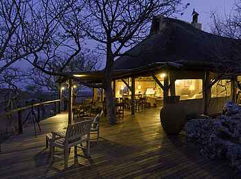 Little Ongava: Abendlichter Little Ongava: Abendlichter