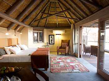 Ongava Lodge: Gästechaletinterieur Ongava Lodge: Gästechaletinterieur