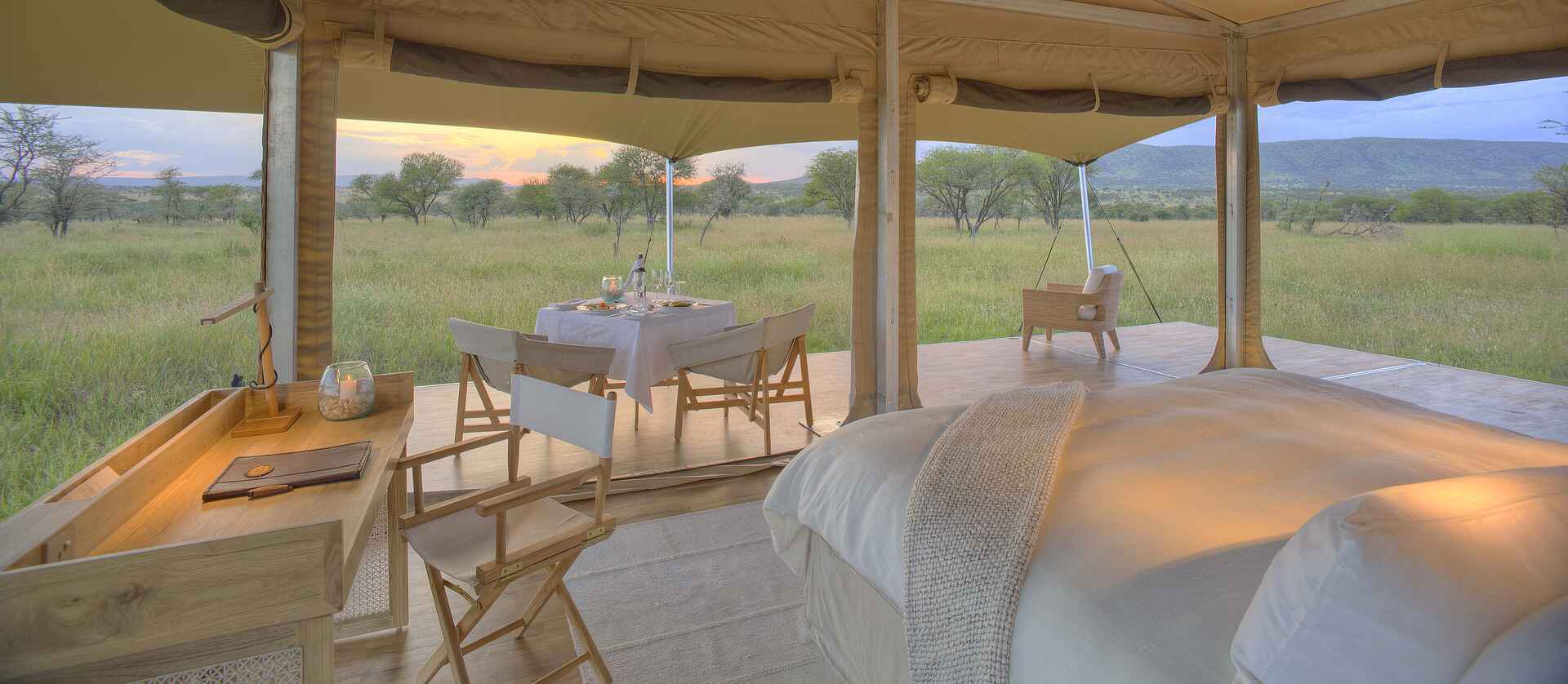Roving Bushtops Camp: Innenansicht des Gästezelts bushtops camps, roving bushtops camp, serengeti nationalpark, tansania, gästezelt, afrikarma, afrikarma safaris, afrikarma safaris - wildnis. hautnah., afrikarma.de
