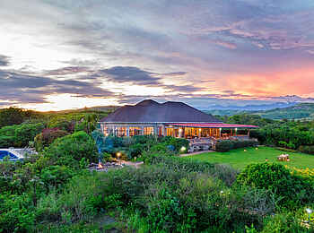 Elephant Plains Lodge: Blick auf den Zentralbereich