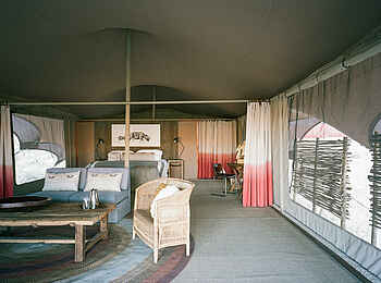 Hoanib Valley Camp: Gästezelt Blick hinein Hoanib Valley Camp: Gästezelt Blick hinein