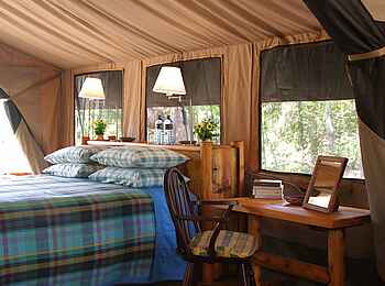 Kitich Camp: Zelteinrichtung Kitich Camp: Zelteinrichtung