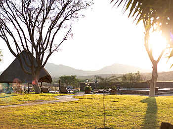 Voigtland Guesthouse: Blick auf den Pool