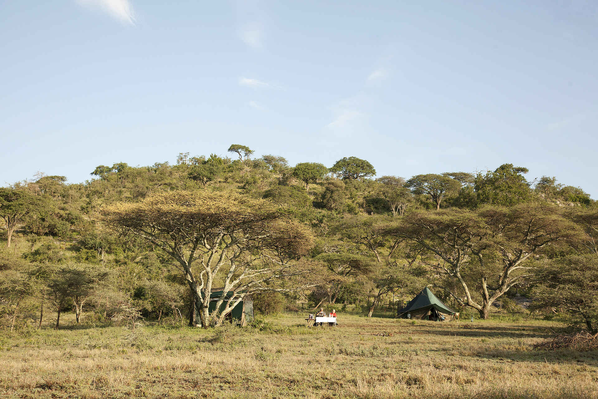 Naabi Hill, Serengeti, Tansania, Wayo Nabi Green Camp, Wayo Africa, Essen, Gästezelt, Mahlzeiten, Privat, Tisch, Unter freiem Himmel, Afrikarma, Afrikarma Safaris, Afrikarma Safaris – Wildnis. Hautnah., afrikarma.de