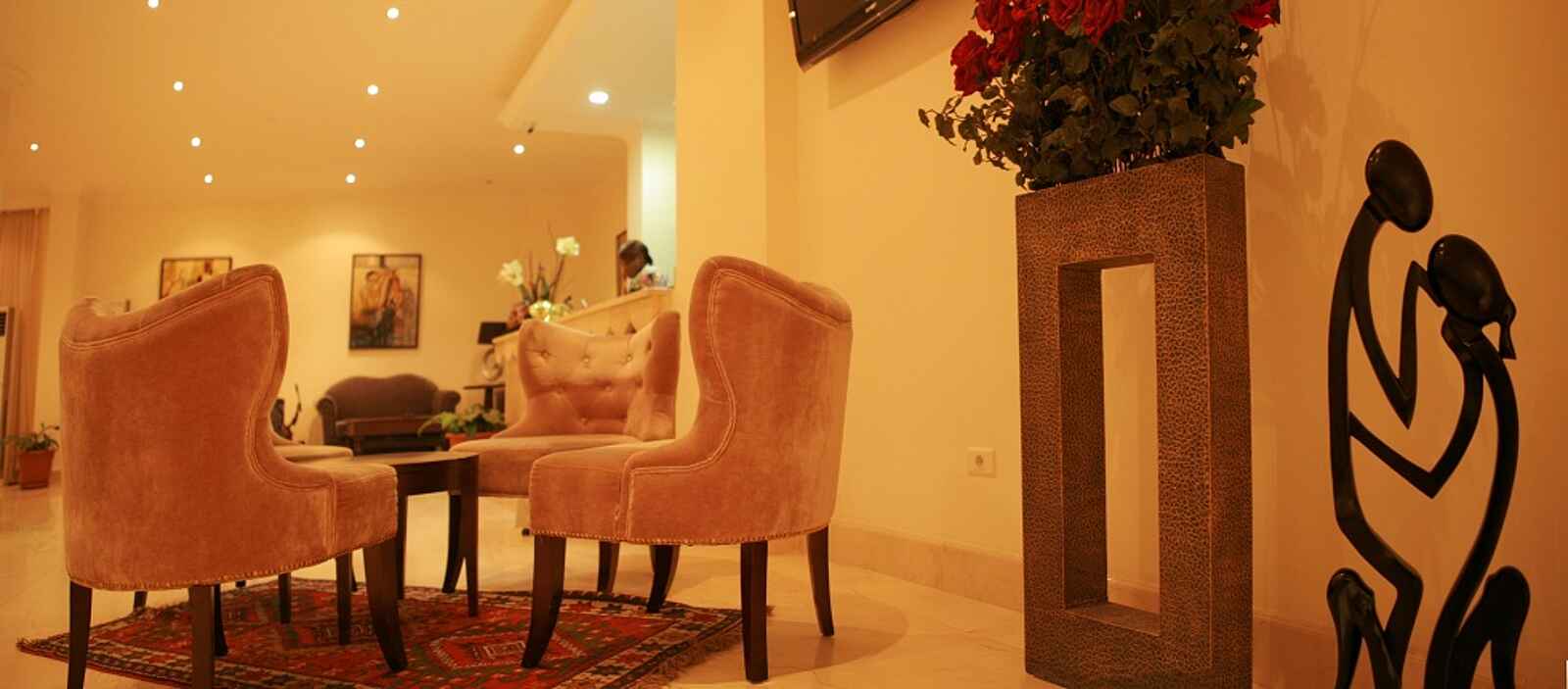 Mikhael's Hotel: Lounge Mikhael's Hotel: Lounge