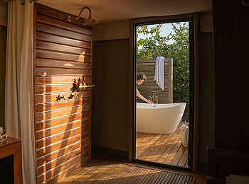 Fothergill Island Luxury Camp: Island Suite Bad