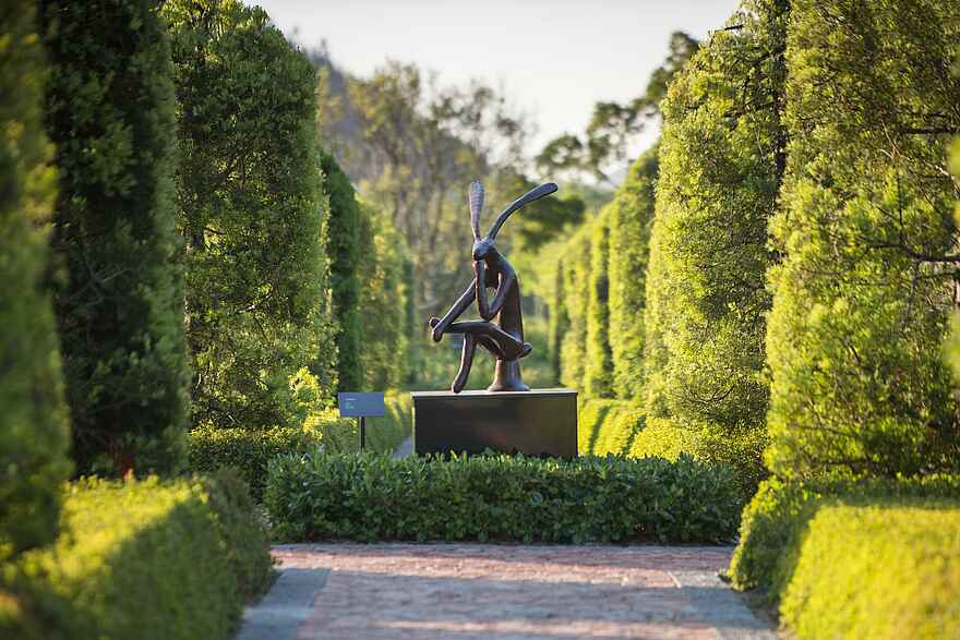 Leeu Estates: Kunst im Kräutergarten Leeu Estates: Kunst im Kräutergarten