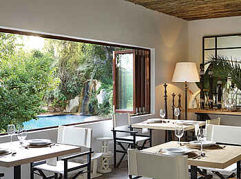 Londolozi Tree Camp: Esstische und Pool