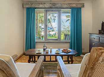 Nomad Beach Resort: Wohnbereich des Ocean View Zimmers Nomad Beach Resort: Wohnbereich des Ocean View Zimmers