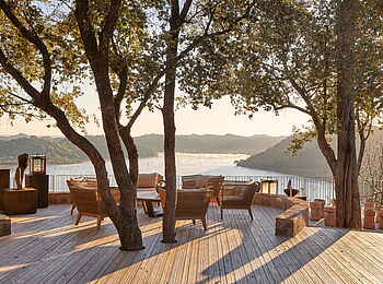 Singita Pamushana Lodge: Nachmittagssonne auf dem Deck