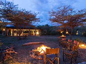 Basecamp Wilderness: Die Feuerstelle Basecamp Wilderness: Die Feuerstelle