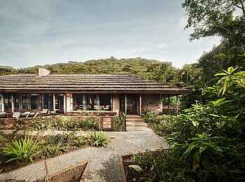 Gorilla Forest Lodge: Blick auf die Lodge Gorilla Forest Lodge: Blick auf die Lodge