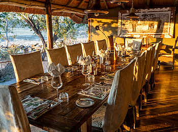 Khulu Bush Camp: Esstisch Khulu Bush Camp: Esstisch