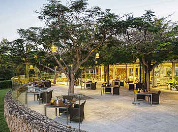 Melia Zanzibar: Terrasse des Tamu Restaurants Melia Zanzibar: Terrasse des Tamu Restaurants