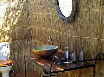Musekese Camp: Ensuite-Bad Musekese Camp: Ensuite-Bad