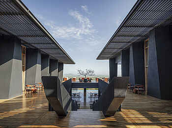 Serengeti Explorer: Die Treppe am Deck Serengeti Explorer: Die Treppe am Deck