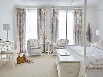 The Plettenberg: Standard Double Room mit Sitzecke im Schlafbereich