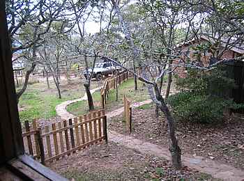 Frog and Fern Cottages: Mzanje Cabin - Zufahrt Frog and Fern Cottages: Mzanje Cabin - Zufahrt