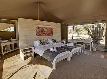 Malansrus Tented Camp: Schlafzimmer im Zelt mit Waschbecken