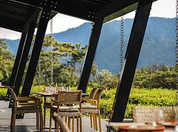 One and Only Nyungwe House: Essensbereich außen One and Only Nyungwe House: Essensbereich außen