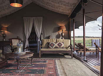 Little Elephant Pepper Camp: Blick von Lounge in den Schlafbereich im Familienzelt