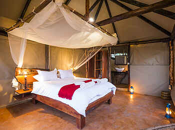 Mukambi Fig Tree Bush Camp: Ein großzügiges Doppelbett