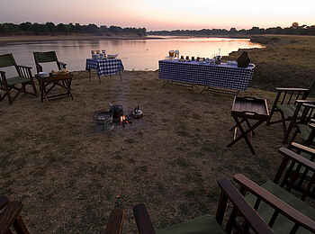 Nsefu Camp: Lagerfeuer