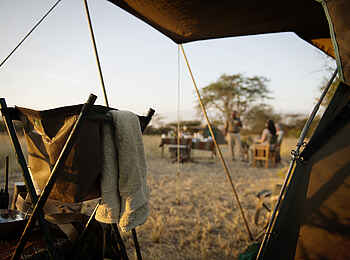 Oliver's Camp: Vor dem Fly-Camp-Zelt Oliver's Camp: Vor dem Fly-Camp-Zelt