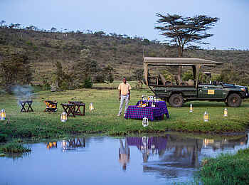 The Sambuk Suite at Mara Nyika Camp: Sundowner mit Drinks The Sambuk Suite at Mara Nyika Camp: Sundowner mit Drinks