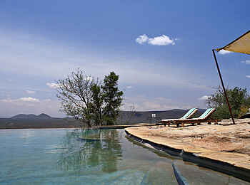 Saruni Samburu: Pool und Sonnendeck