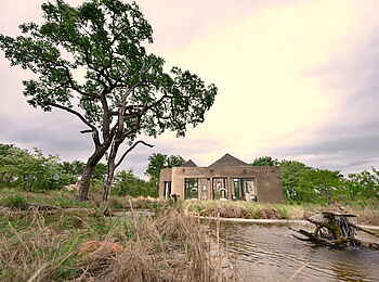 Sabi Sabi Earth Lodge: Gym von Außen Sabi Sabi Earth Lodge: Gym von Außen