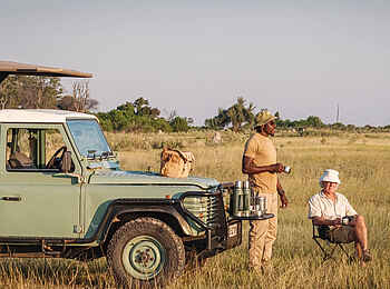 Cha Cha Metsi: Kaffeepause bei einer Pirschfahrt Cha Cha Metsi: Kaffeepause bei einer Pirschfahrt