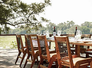 Sanguni Safari Lodge: Dinner auf der Terrasse