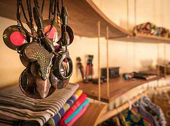 Zanzibar White Sand Luxury Villas: Souvenirs Zanzibar White Sand Luxury Villas: Souvenirs