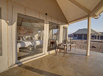 Desert Hills Glamping: Auf der Terasse Desert Hills Glamping: Auf der Terasse