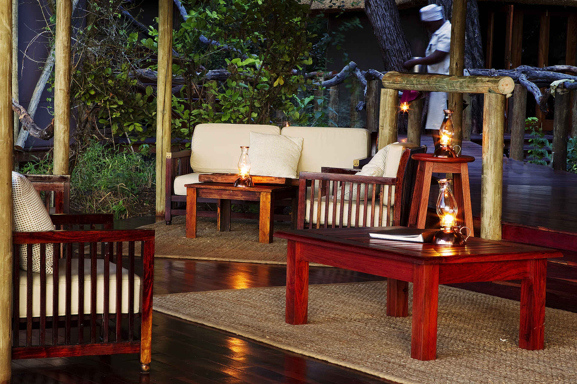 Beistelltisch, Caprivi, Cuando, Kwando, Kwando River, Kwando Safaris, Lounge, NG 14, NG 14 Kwando Konzession, Sessel, Sofa, Kwando Lagoon, Kwando Lagoon Camp, Lagoon Camp