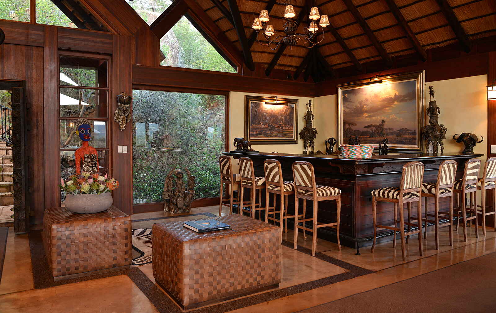 Mateya Safari Lodge: Bar Mateya Safari Lodge: Bar