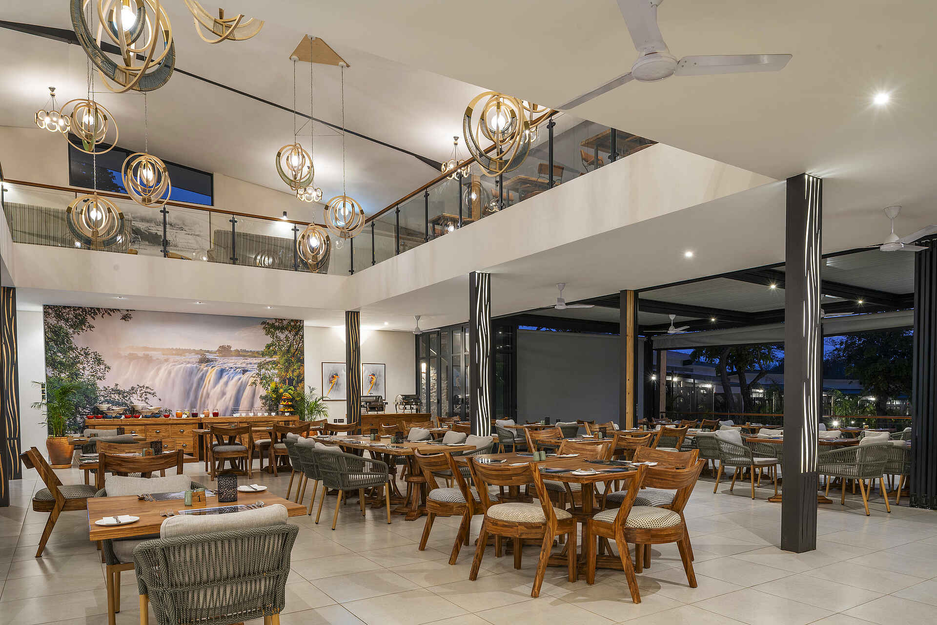 Waterfalls Lodge: Restaurant