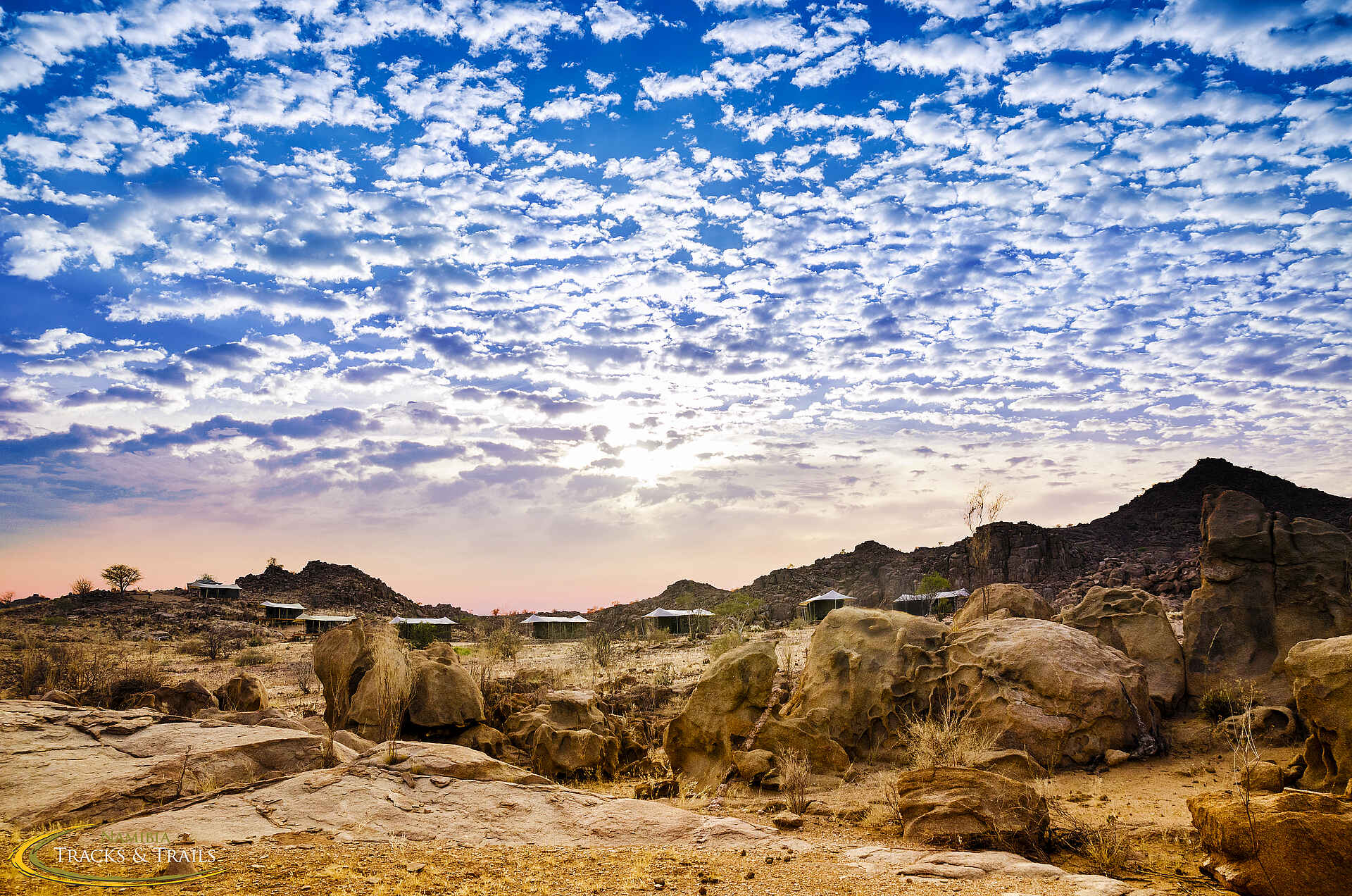 Elefanten, Namibia, Ozondjou, Ozondjou Trails, Trails, Wüste, Zelt, Zelte