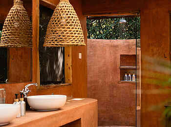 Hemingways River Camp Mara: Gästezelt Waschtisch