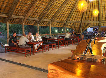 Nata Lodge: Restaurant und Bar Nata Lodge: Restaurant und Bar